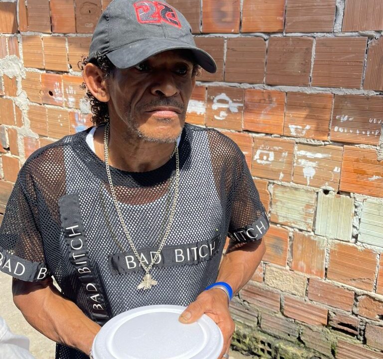 Prefeitura intensifica ações assistenciais às famílias em área de risco atingidas pelas chuvas com refeições e aluguel emergencial