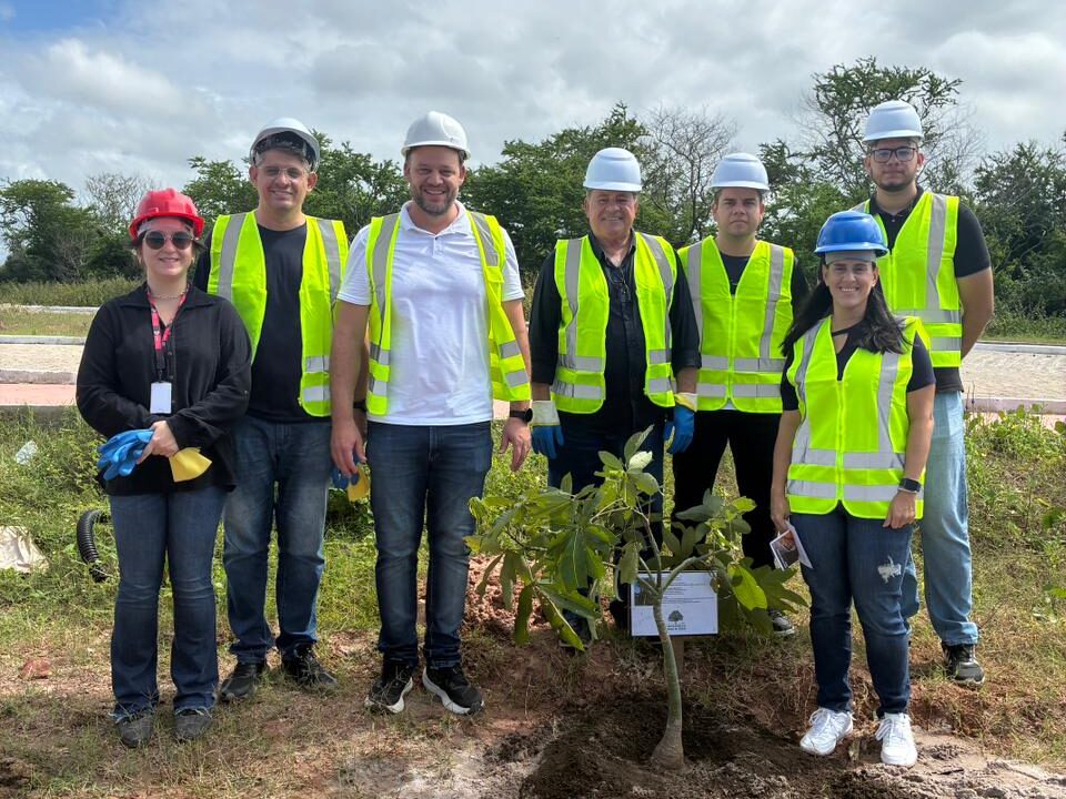 Do Lixão a um futuro sustentável: moradores do Roger participam de plantio simbólico no Parque Sociambiental
